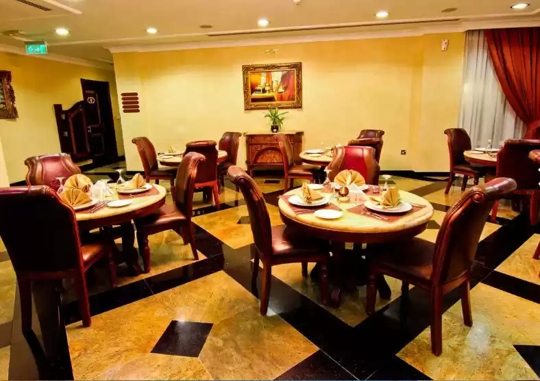 Residencial Listo Propiedad 5 + habitaciones de servicio S / F Villa en Compound  alquiler en al-sad , Doha #9431 - 1  image 
